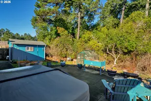 2 Park Village Dr, Florence, OR 97439 - Photo 35