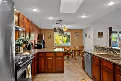 2 Park Village Dr, Florence, OR 97439 - Photo 15