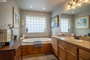 487 SE Dos Gatos Ct, Roseburg, OR 97470 - Photo 27