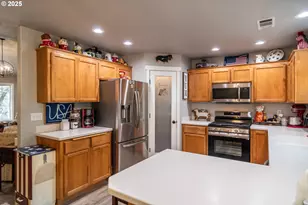 487 SE Dos Gatos Ct, Roseburg, OR 97470 - Photo 13