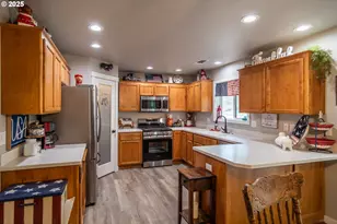 487 SE Dos Gatos Ct, Roseburg, OR 97470 - Photo 11