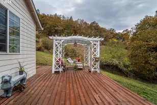 487 SE Dos Gatos Ct, Roseburg, OR 97470 - Photo 31