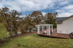 487 SE Dos Gatos Ct, Roseburg, OR 97470 - Photo 35