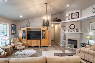 487 SE Dos Gatos Ct, Roseburg, OR 97470 - Photo 7