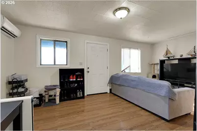 1071 W 11th Ave, Eugene, OR 97402 - Photo 9