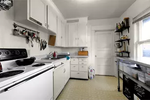 1071 W 11th Ave, Eugene, OR 97402 - Photo 11