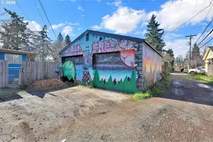 1071 W 11th Ave, Eugene, OR 97402 - Photo 3