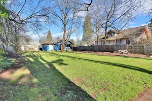 1071 W 11th Ave, Eugene, OR 97402 - Photo 7