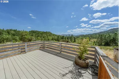 895 Mulberry Ln, Roseburg, OR 97471 - Photo 9