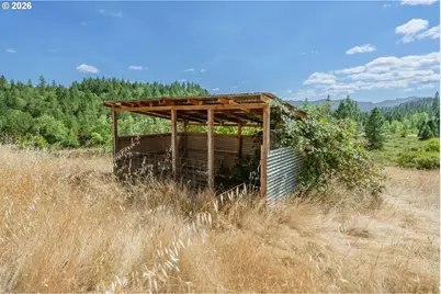 895 Mulberry Ln, Roseburg, OR 97471 - Photo 17