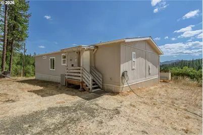 895 Mulberry Ln, Roseburg, OR 97471 - Photo 13