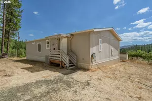 895 Mulberry Ln, Roseburg, OR 97471 - Photo 13