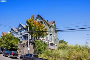 117 S Arthur St, Portland, OR 97201 - Photo 3