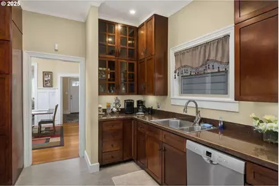 117 S Arthur St, Portland, OR 97201 - Photo 15