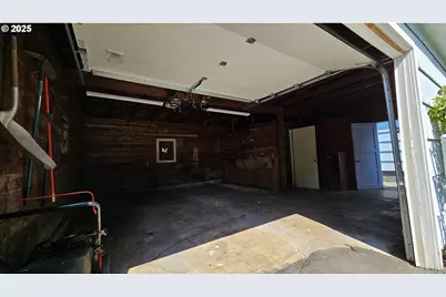 47861 Commercial St, Oakridge, OR 97463 - Photo 21