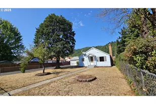 47861 Commercial St, Oakridge, OR 97463 - Photo 3