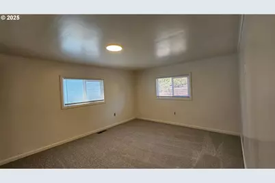 47861 Commercial St, Oakridge, OR 97463 - Photo 17