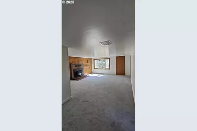 47861 Commercial St, Oakridge, OR 97463 - Photo 5