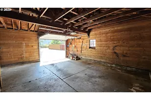 47861 Commercial St, Oakridge, OR 97463 - Photo 25