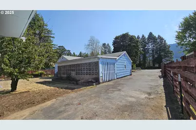 47861 Commercial St, Oakridge, OR 97463 - Photo 31