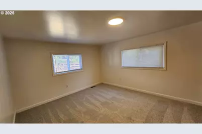 47861 Commercial St, Oakridge, OR 97463 - Photo 19