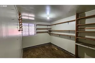 47861 Commercial St, Oakridge, OR 97463 - Photo 23