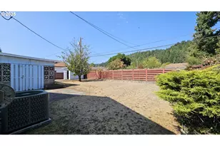 47861 Commercial St, Oakridge, OR 97463 - Photo 29