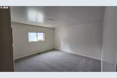 47861 Commercial St, Oakridge, OR 97463 - Photo 15