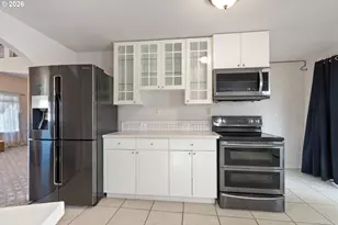 1403 5th St, Tillamook, OR 97141 - Photo 11