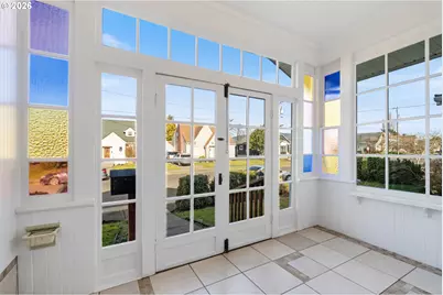 1403 5th St, Tillamook, OR 97141 - Photo 5