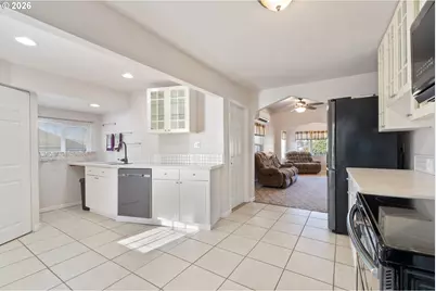 1403 5th St, Tillamook, OR 97141 - Photo 13