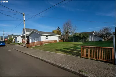 1403 5th St, Tillamook, OR 97141 - Photo 21