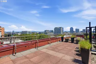 2021 SW Main St, Portland, OR 97205 - Photo 27