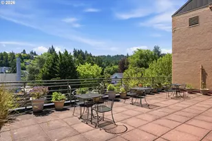 2021 SW Main St, Portland, OR 97205 - Photo 29
