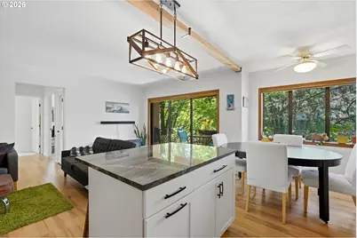 2021 SW Main St #41, Portland, OR 97205 - Photo 11