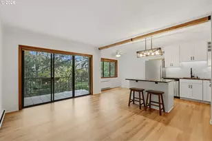 2021 SW Main St, Portland, OR 97205 - Photo 5