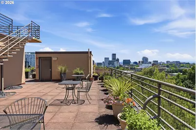 2021 SW Main St #41, Portland, OR 97205 - Photo 25