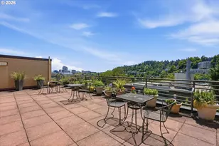 2021 SW Main St, Portland, OR 97205 - Photo 27