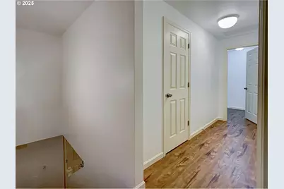 10017 SE Hult St, Portland, OR 97266 - Photo 9