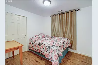 10017 SE Hult St, Portland, OR 97266 - Photo 13