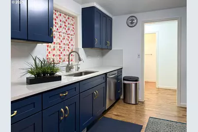 10017 SE Hult St, Portland, OR 97266 - Photo 7