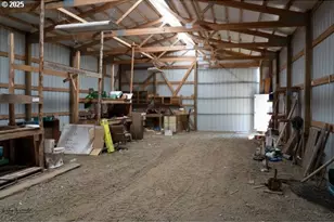 911 Tunnel Rd, Glendale, OR 97442 - Photo 11