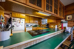 173 Park St, Glide, OR 97443 - Photo 13