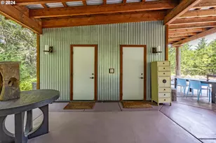 2058 State Rd, Mosier, OR 97040 - Photo 11