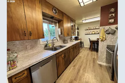 537 Art St, Brookings, OR 97415 - Photo 15