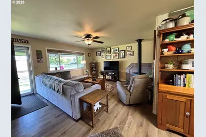 537 Art St, Brookings, OR 97415 - Photo 9