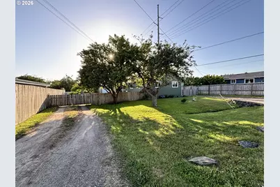 537 Art St, Brookings, OR 97415 - Photo 47