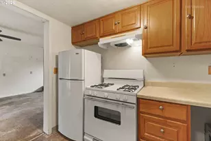 15904 SE Harrison St, Portland, OR 97233 - Photo 23