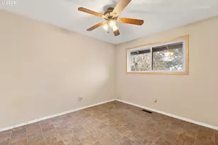 15904 SE Harrison St, Portland, OR 97233 - Photo 17