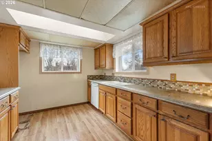 15904 SE Harrison St, Portland, OR 97233 - Photo 7